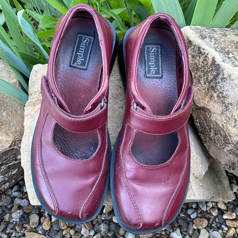 Simple MaryJanes. Super cute!